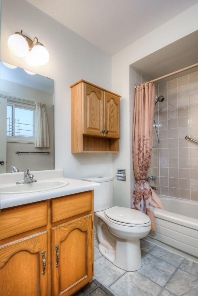 53 STOKE Drive, Kitchener, Ontario Single Family For Sale in Kitchener, Ontario